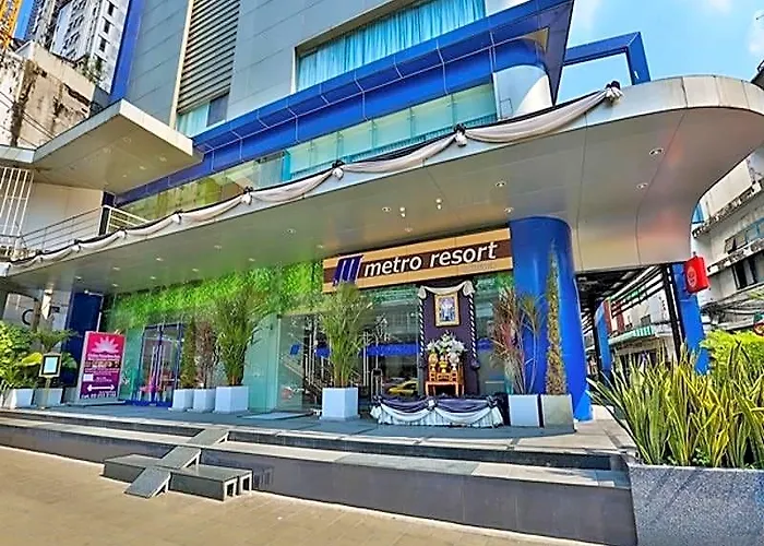 Отель Metro Pratunam 3*